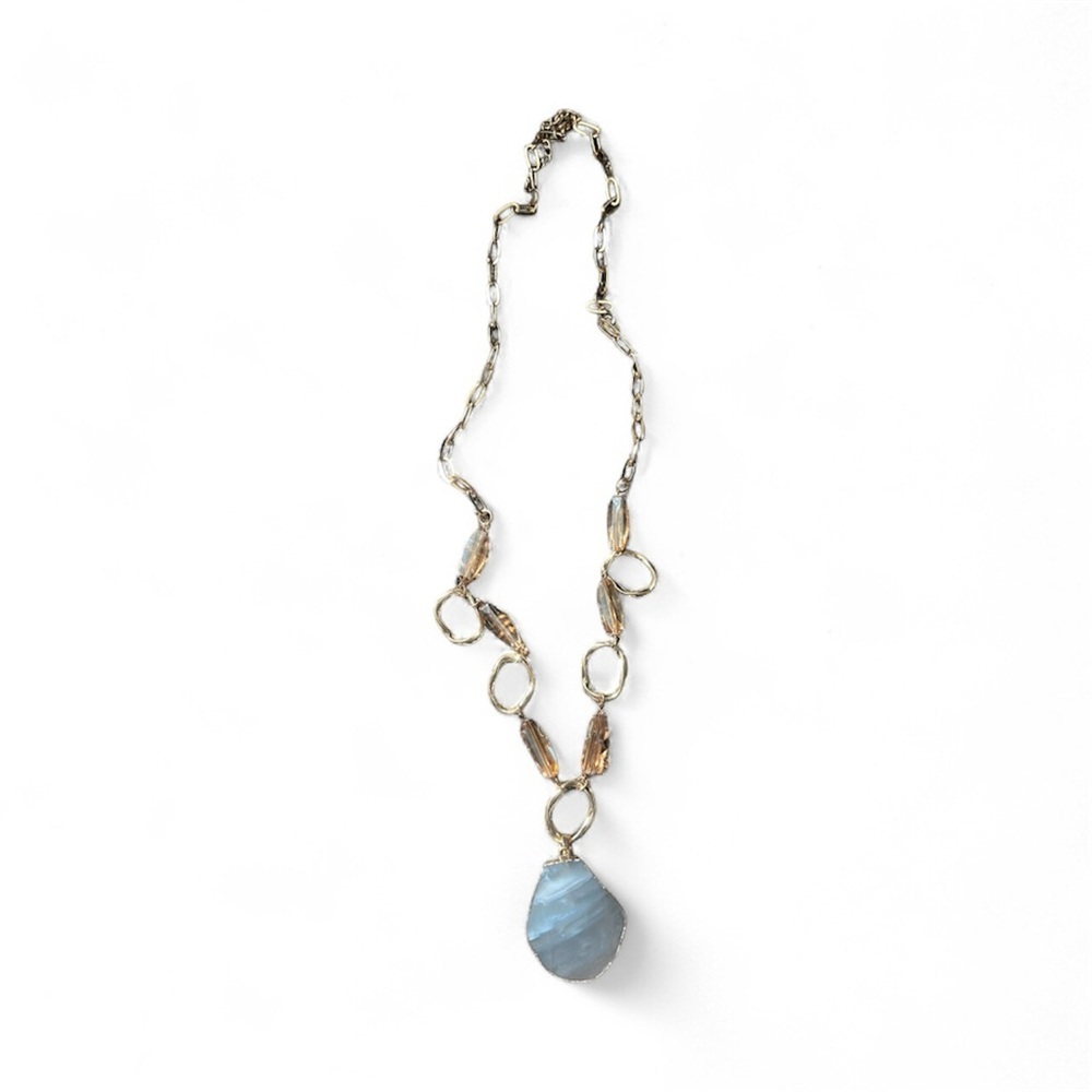 Elegant Gold and Blue Pendant Necklace